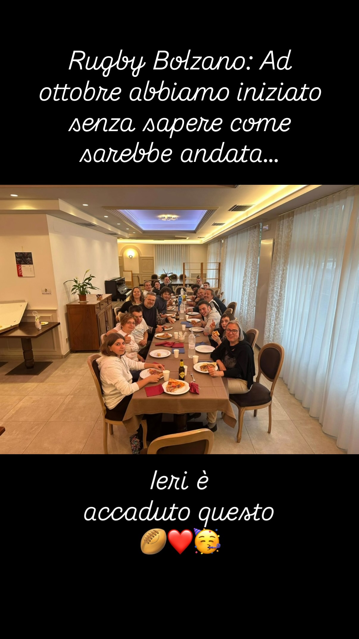 L’estate scorsa ci siamo seduti con @mauriziolepore per la prima volta attorno ad un tavolo per pensare di iniziare in ottobre gli allenamenti… #autismo e #rugby: cosa sarebbe successo? Avrebbe funzionato? Partire con il gruppo dei „grandi“? Con un po‘ di timore e tanta curiosità ci siamo affidati a @bolzano_rugby e siamo partiti… E dopo un anno di allenamenti (con partecipazione quasi totale agli allenamenti di ragazzi e genitori ) ieri è successo questo! ❤️🎉🥳 Direi proprio che la scommessa si stata vinta! Grazie @bolzano_rugby per averci creduto! Grazie a @mauriziolepore per quello che è accaduto in questo meraviglioso e surreale anno! Ci rivediamo a settembre!!! 💪🏻❤️🏉 #autismo #rugby #bolzano @bolzano_rugby